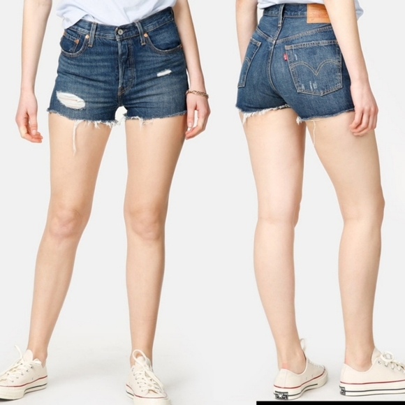 Levi's Original High-Rise Raw Hem Jean Shorts - Picture 1 of 9